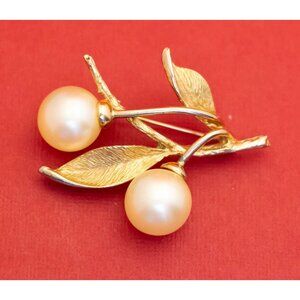 Vintage White Faux Pearls Gold Tone Elven Leaf Brooch - F40